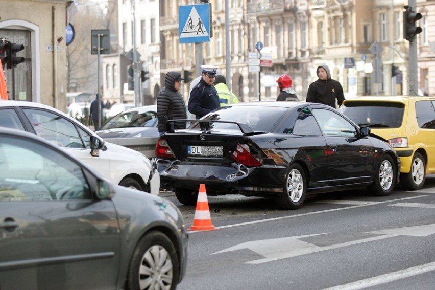 Wypadek na ulicy Wrocławskiej w Legnicy [ZDJĘCIA]