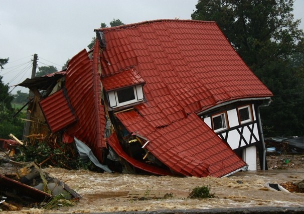 Bogatynia. Widok z ulicy Kościuszki ok. godz. 17:00 po...