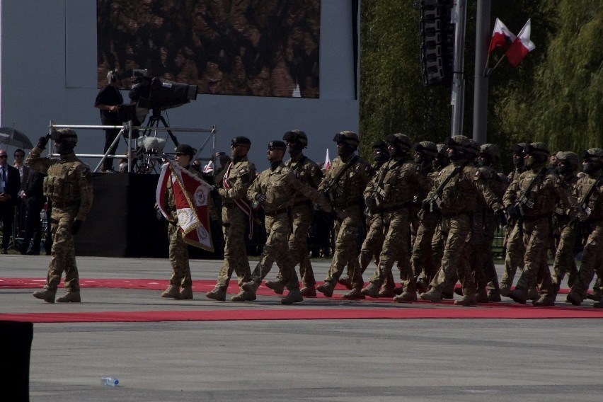 Kaliszanie uczcili powstańców warszawskich i oddali hołd ofiarom II wojny światowej. ZDJĘCIA