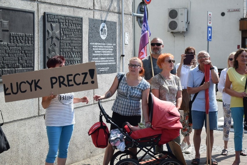 Protest przed Urzędem Miasta Gdyni - korki doprowadzają...