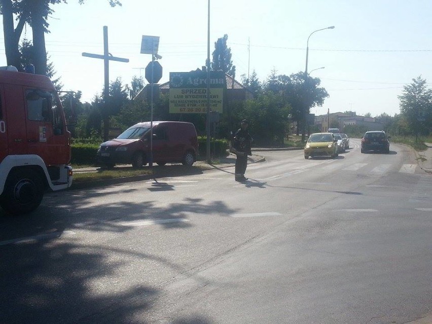 Wypadek na skrzyżowaniu ulic Bartodziejskiej z Rogozińską