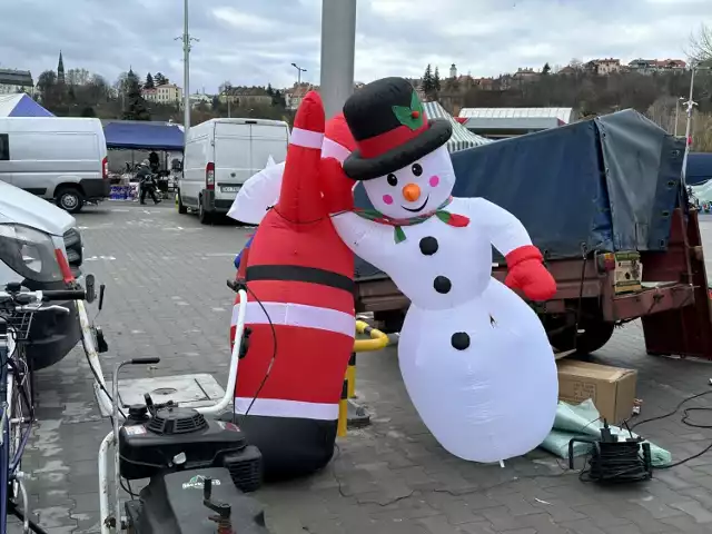 Ozdoby świąteczne na giełdzie w Sandomierzu. Zobaczcie, jaki był wybór