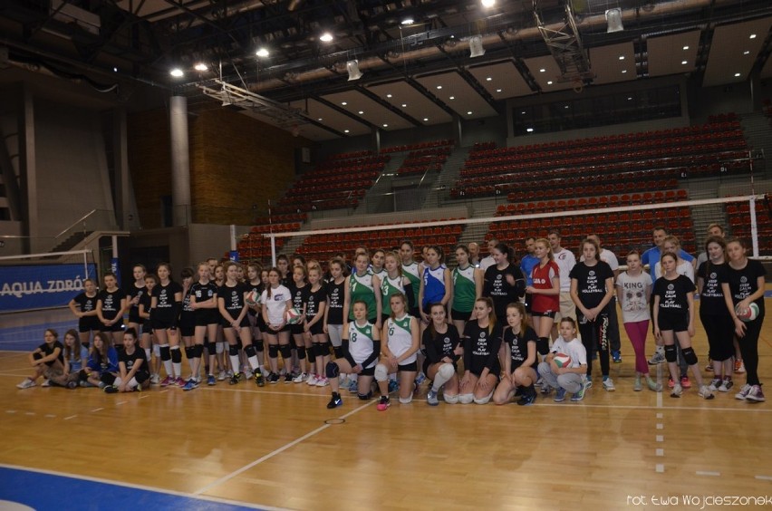 Klub siatkówki MKS Chełmiec Wodociągi Wałbrzych włączył się do akcji „One Day More 4 Volleyball” 