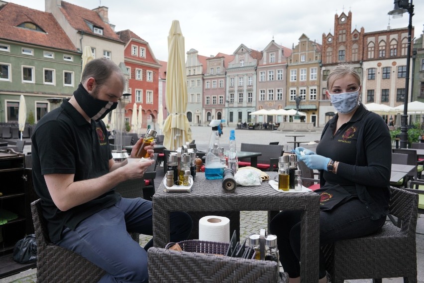 Nowa rzeczywistość dla restauracji to połowa gości, brak...