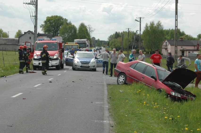 Wypadek w Tymienicach. Motocyklista jest w ciężkim stanie