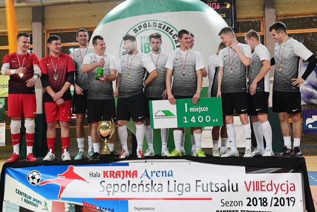 Mistrz 8. edycji Sępoleńskiej Ligi Futsalu Natura Meble.