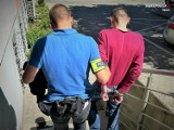 Policyjna akcja w Będzinie. Blisko 1500 porcji dilerskich narkotyków nie trafi na rynek. Policja zatrzymała dwóch mężczyzn  