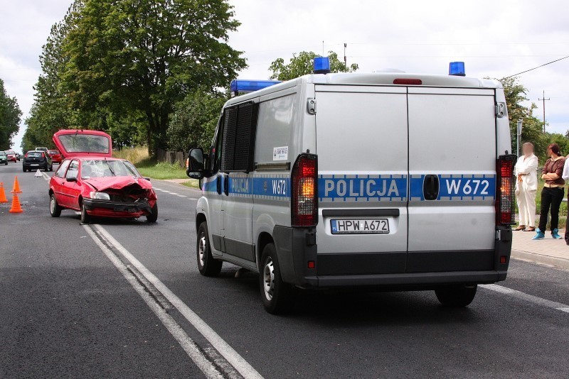 Bobrowice: trzy osoby trafiły do szpitala w Koszalinie