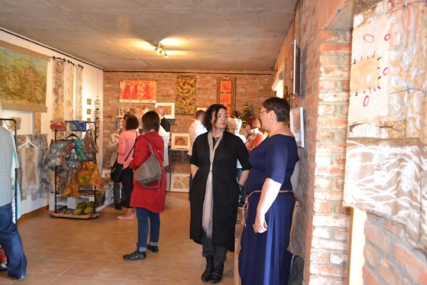 Pruszcz Gd.: Znana ukraińska artystka Olena Ulianova otworzyła galerię Szary Ganek [ZDJĘCIA]