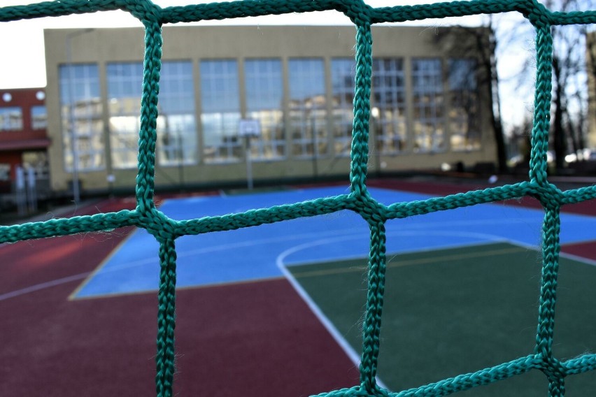 Odnowiony kompleks sportowy przy Szkole Podstawowej nr 11 w Stargardzie już otwarty!