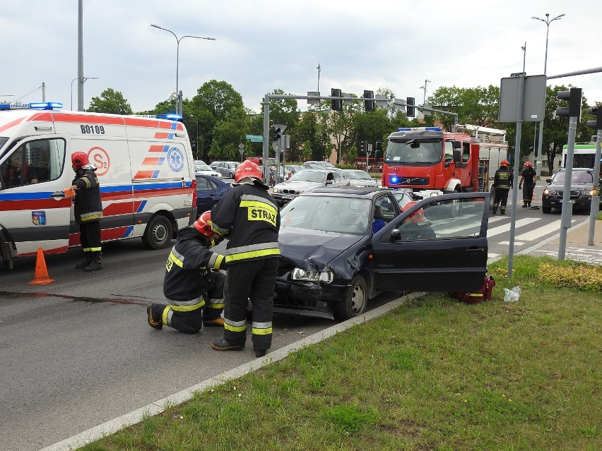 Wypadek przy ul. Kopernika w Białymstoku. Kobieta trafiła do...