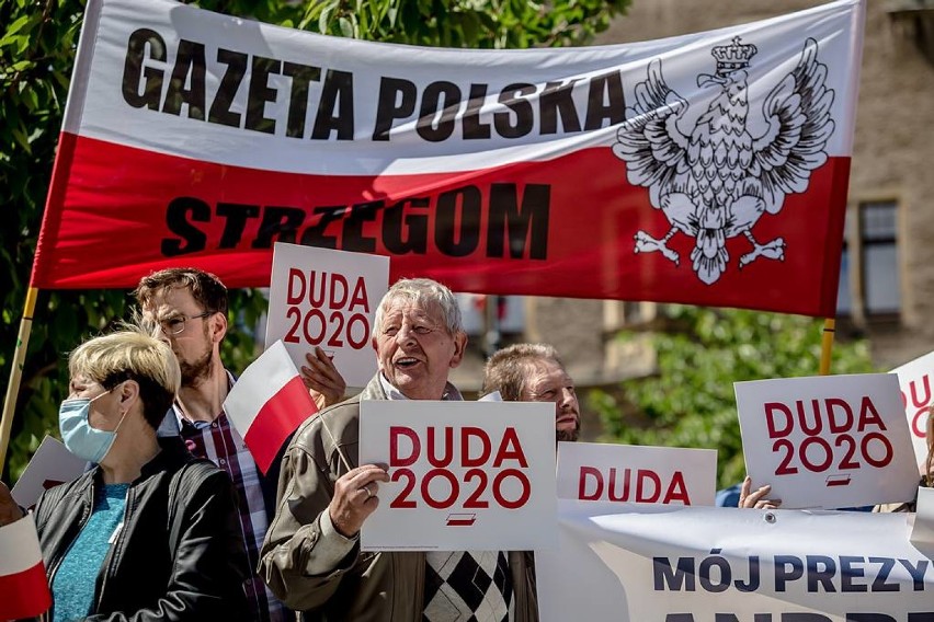 Wałbrzych: Manifestacja poparcia dla Andrzeja Dudy w wyborach prezydenckich (ZDJĘCIA)