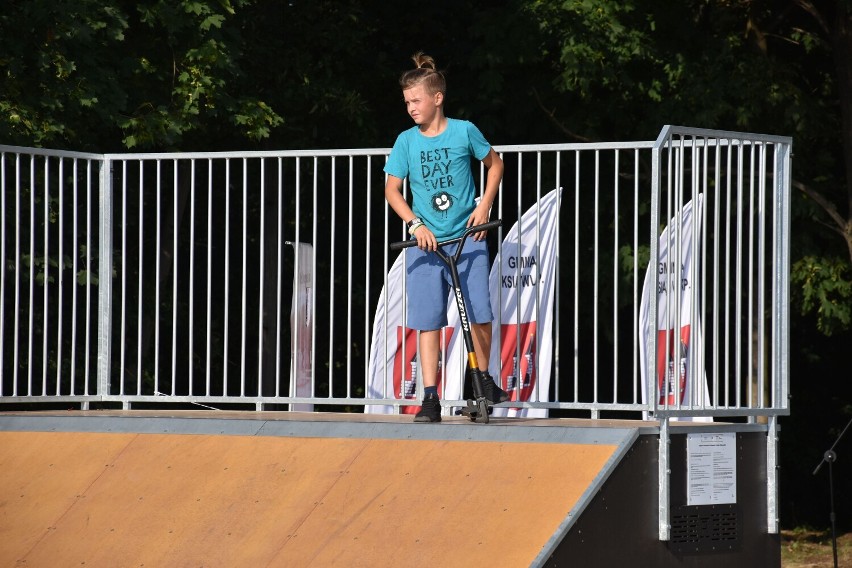 Nowe miejsce dla młodzieży w Książu Wlkp. Skate park oficjalnie otwarty [zdjęcia]