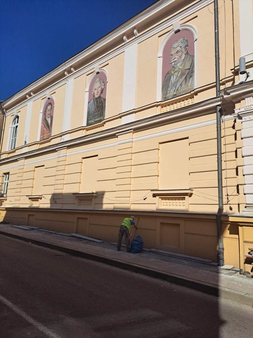 Murale na ścianie budynku Centrum Kulturalnego w Przemyślu.