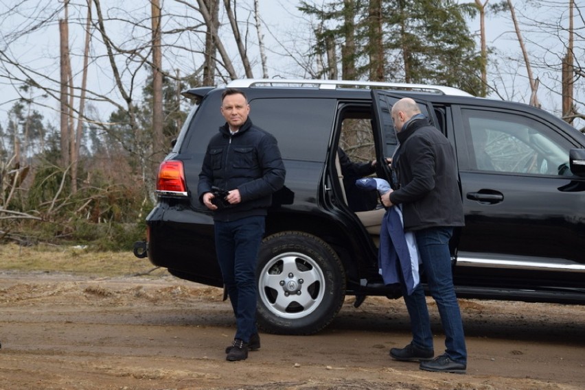 Prezydent Andrzej Duda z wizytą w powiecie chojnickim na terenach dotkniętych nawałnicą