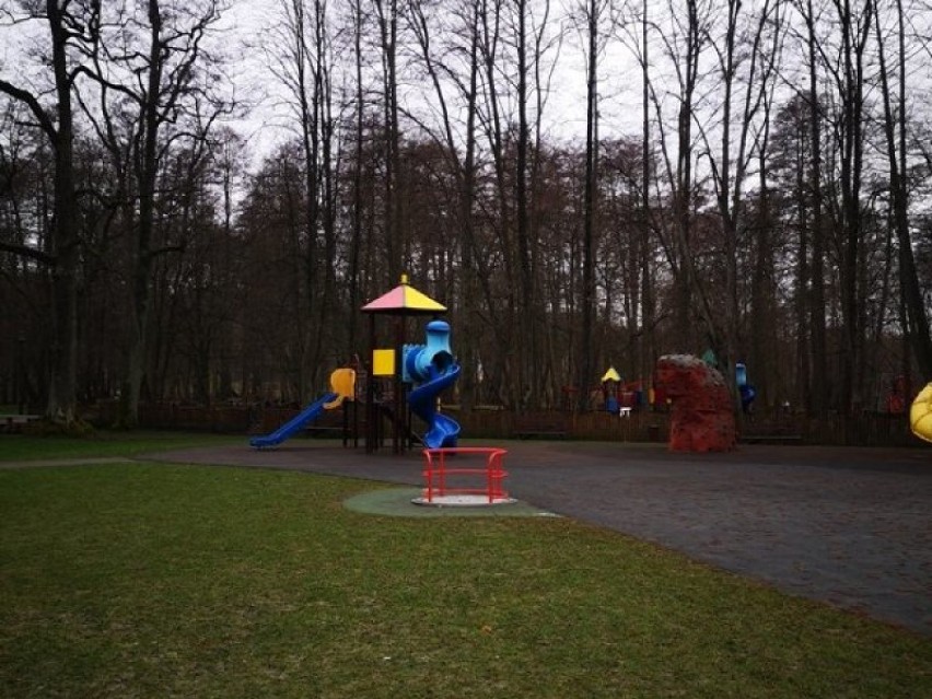 Wejherowo. Strażnicy skontrolowali miejskie place zabaw| ZDJĘCIA