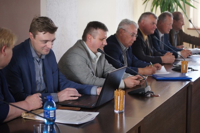 Radomszczański: O pozimowych remontach dróg i pozyskiwaniu funduszy z zewnątrz na komisjach