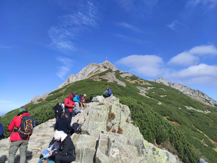 Tatry. Jesienny Giewont. Cudowna wycieczka bez wielkich tłumów. Na zdobywców czekają piękne Tatry w jesiennych kolorach