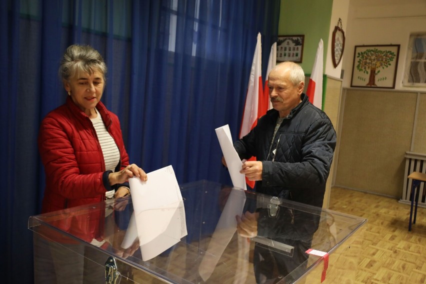 Głosowanie w gminie wiejskiej Szczecinek