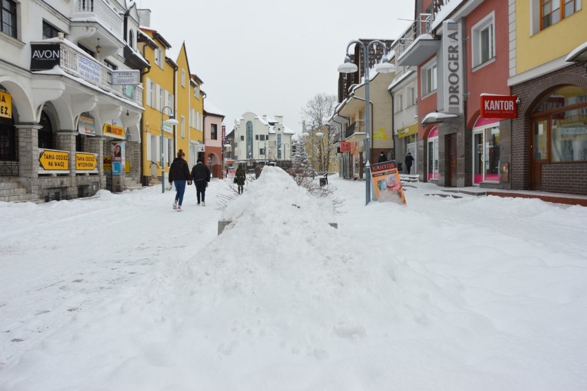 Ostry atak zimy w Lęborku. Miasto pod grubą warstwą śniegu