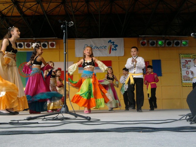 Koncert zespołu romskiego w 2010 roku w Polkowicach.