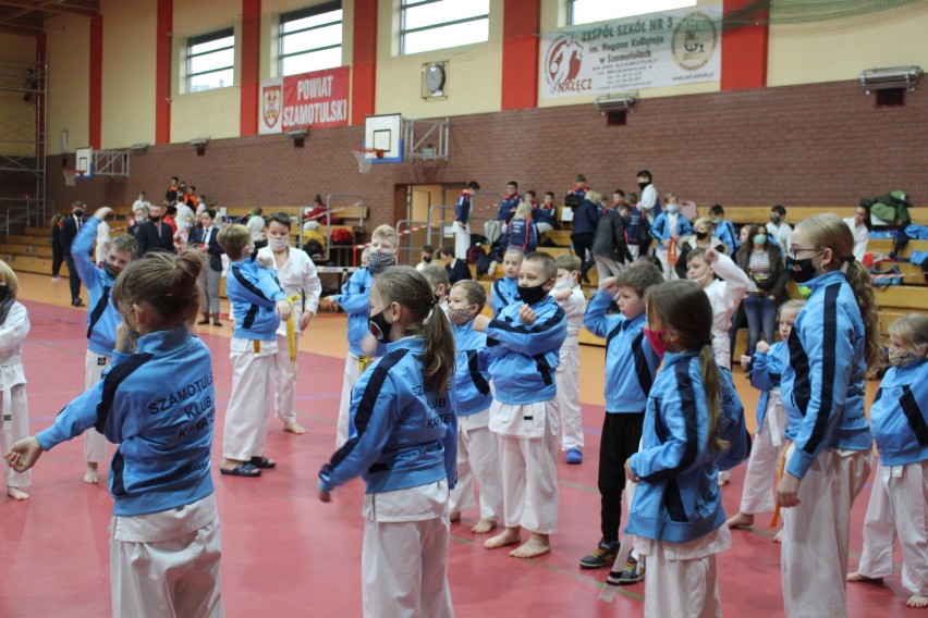 Szamotuły. Blisko 100 młodych karateków i karateczek rywalizowało w hali "Nałęcz" [ZDJĘCIA]