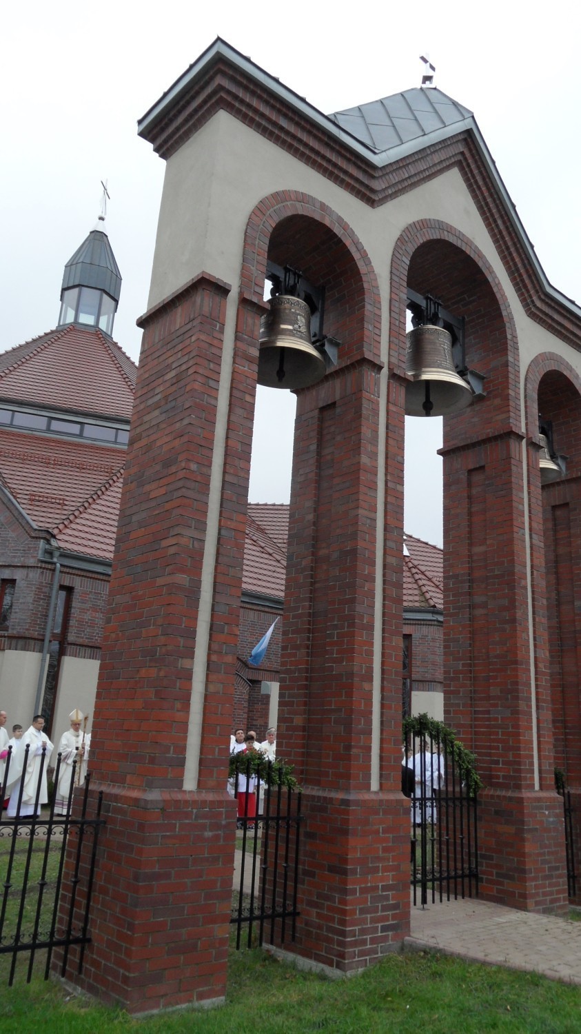 Poświęcenie dzwonów w kościele Miłosierdzia Bożego w Tychach