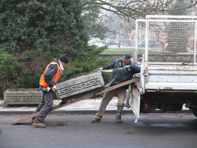 Zamknięty plac Jana Pawła II.