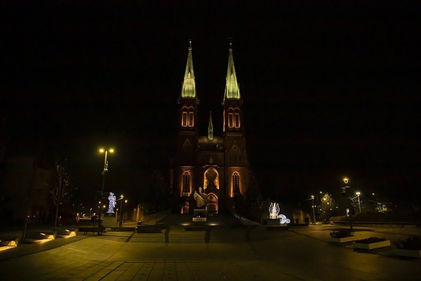 Świąteczny Rybnik jest CUDOWNY! Sprawdź, jak na ZDJĘCIACH prezentują się ulice i skwery w świątecznej szacie