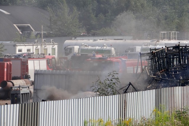 Pożar Siemianowice: Paliły się odpady na terenie Fabudu