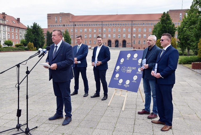 Pilski PiS na Placu Staszica o Polskim Nowym Ładzie