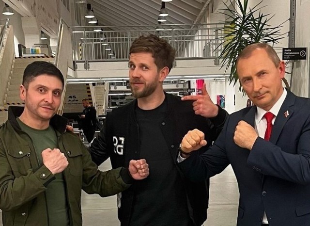 Antoni Królikowski poinformował, że w Opolu miało dojść do walki MMA między sobowtórami... Zełenskiego i Putina.
