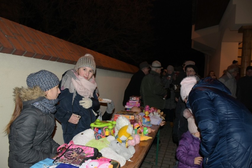 Weihnachtsmarkt w Tworkowie zakończyły fajerwerki