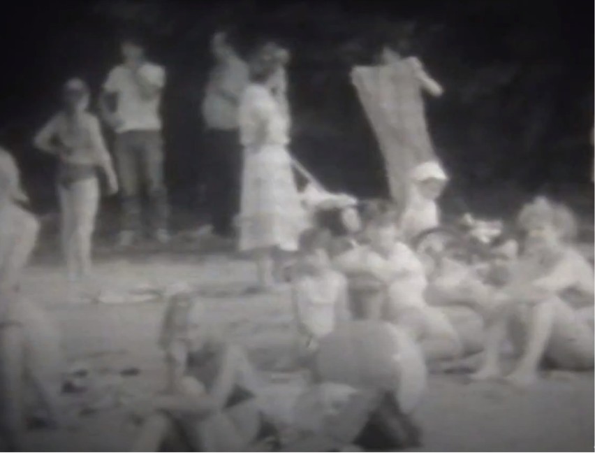 Jezioro Winiary od wielu lat cieszyło się uznaniem gnieźnian. Niegdyś było najpopularniejszym miejscem wypoczynku dzieci i młodzieży. Wróćmy na chwilę do lata… 1989 roku! Kąpielisko Łazienki na archiwalnych zdjęciach.