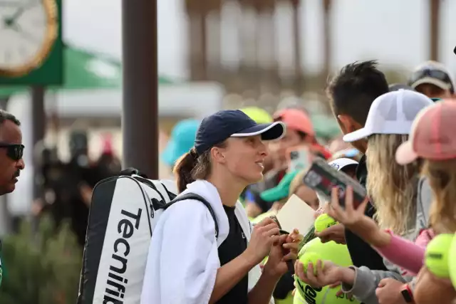 Iga Świątek w trakcie i po treningu przed tenisowym turniejem WTA w Indian Wells