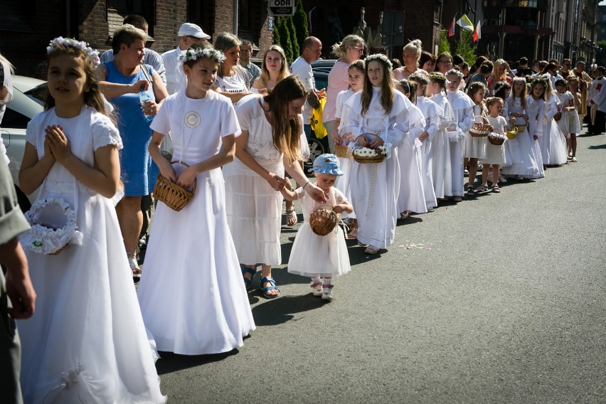 Tłumy wiernych na procesji Bożego Ciała w Szczecinie [ZDJĘCIA, WIDEO]