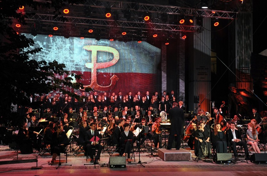Koncert "Czas honoru" na Placu Krasińskich