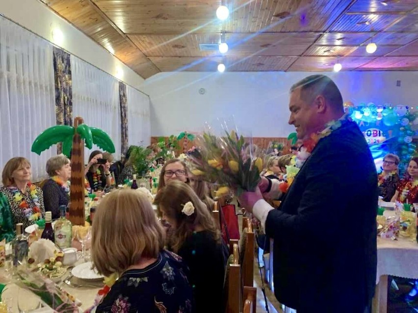 Blisko 500 pań bawiło się na imprezach z okazji Dnia Kobiet w gminie Działoszyn ZDJĘCIA