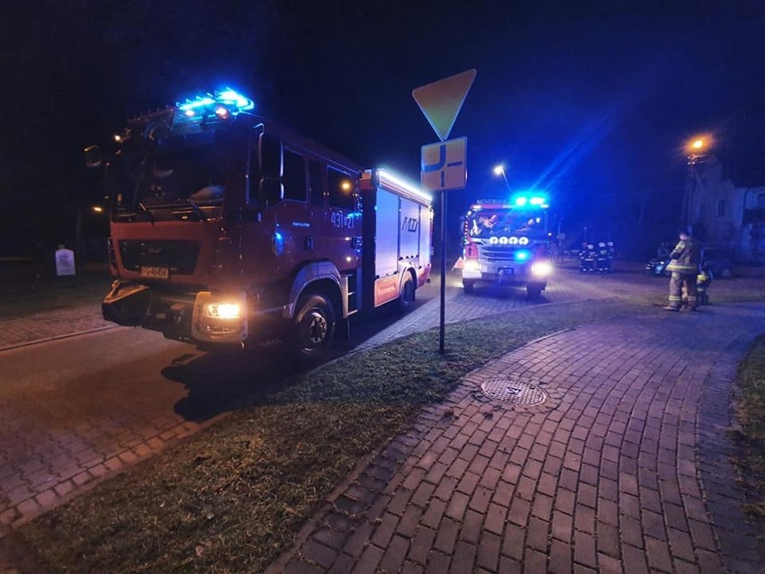 POWIAT WSCHOWSKI. Zderzenie dwóch pojazdów w Sławie. Kobieta trafiła do szpitala [ZDJĘCIA]