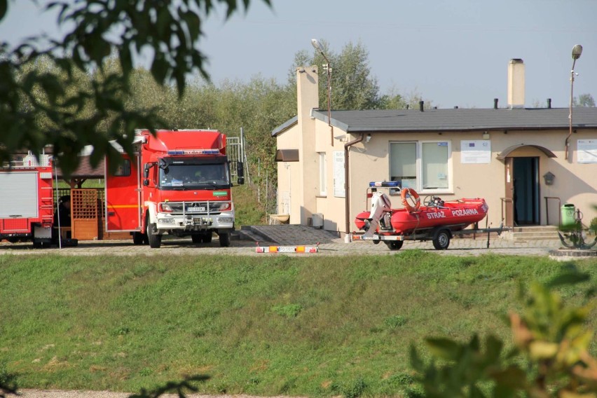 Poszukiwania ludzkiego ciała przy moście na rzece Warcie w...