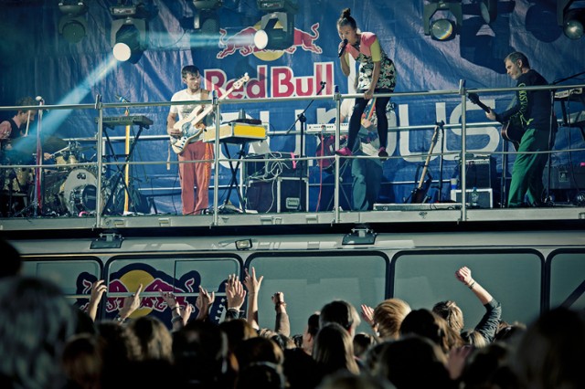 Red Bull znów wypuszcza w Polskę swój koncertowy autobus. Jest ...