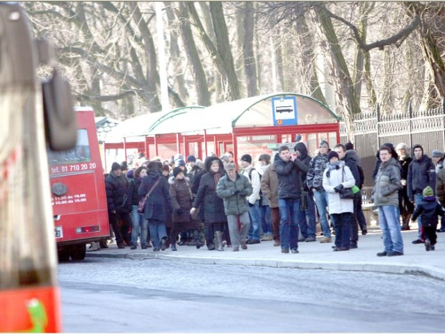 Pasażerowie są zawiedzeni zmianami rozkładów miejskiej ...