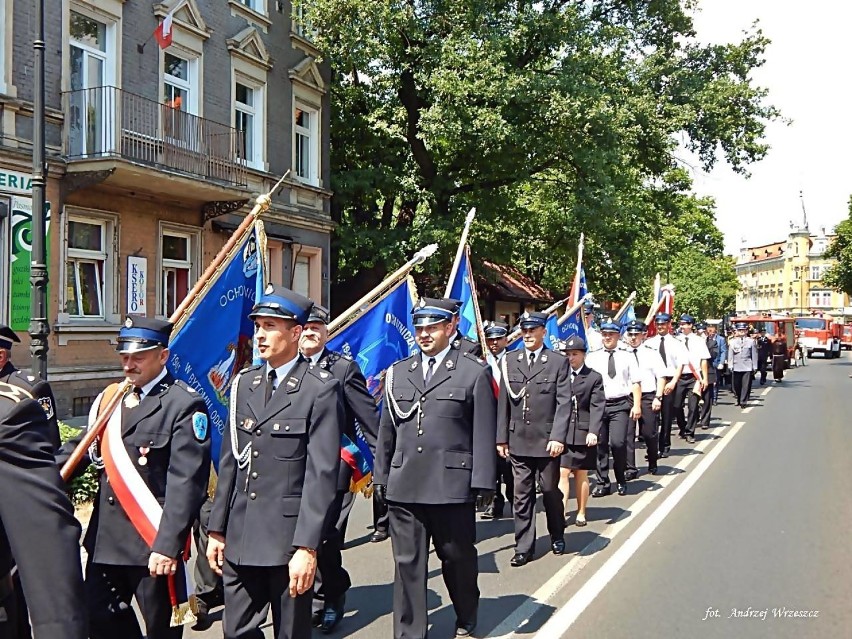 Powiatowe obchody Dnia Strażaka zaczęły się w piątek, 1...