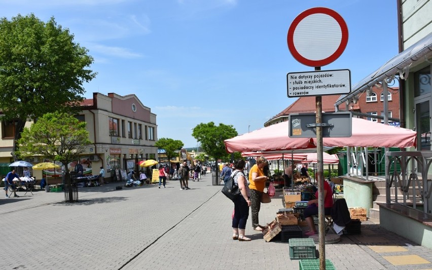 Chełm. Sprawdziliśmy jak kształtują się ceny owoców, warzyw i nowalijek na chełmskim bazarze - zobaczcie zdjęcia