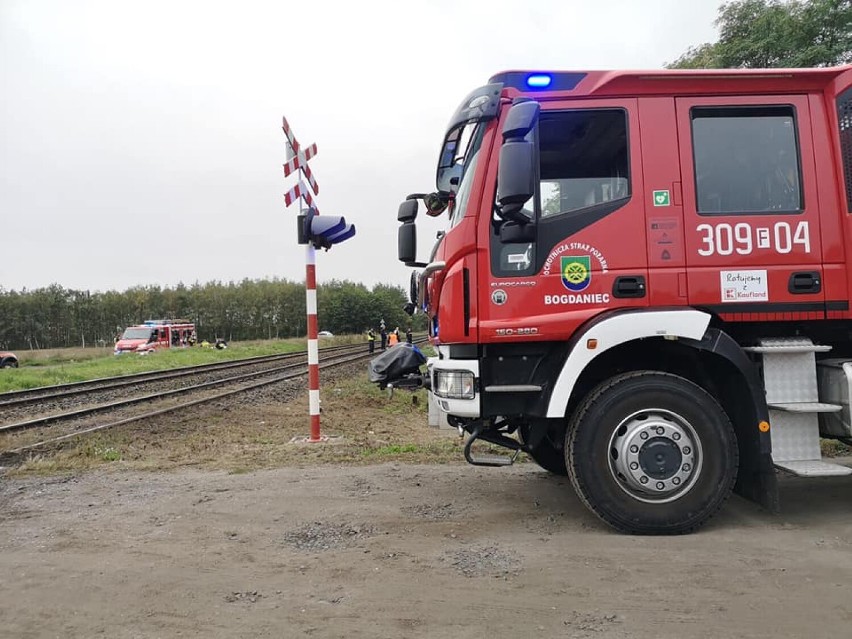 Do wypadku doszło na przejeździe kolejowym