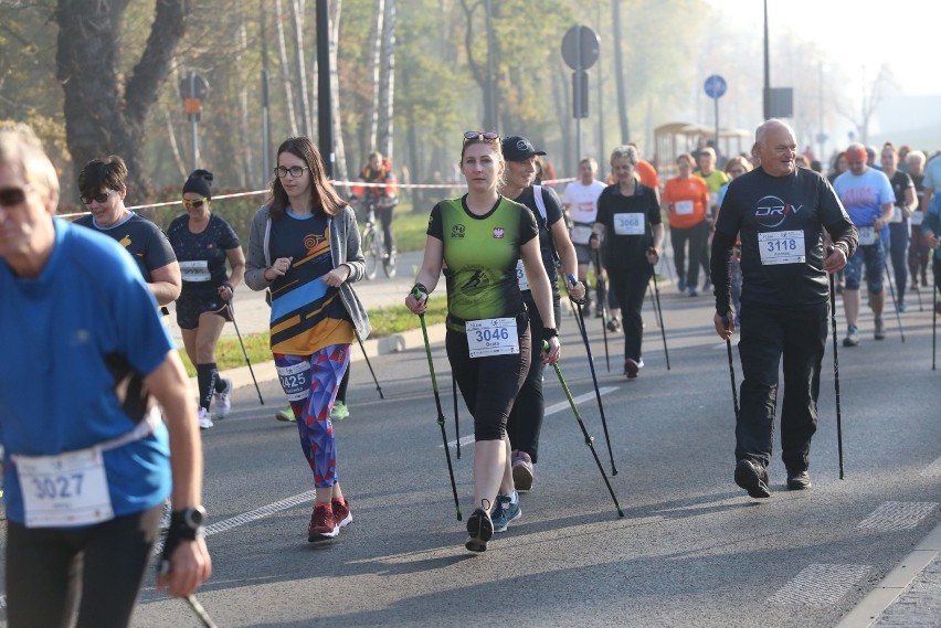 PKO Półmaraton Gliwicki. Blisko 1,5 tys. biegaczy na starcie [ZDJĘCIA + WYNIKI]