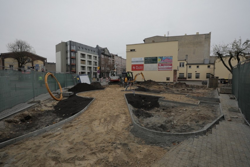Ulica Lecha Gniezno. Trwa budowa zielonego skweru