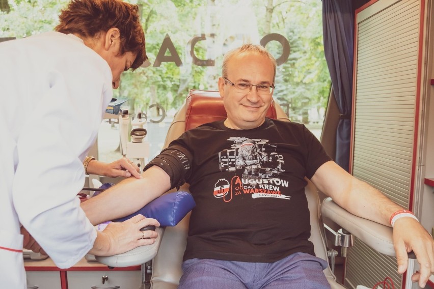 Burmistrz Augustowa oddał krew za Warszawę. Możecie też to zrobić