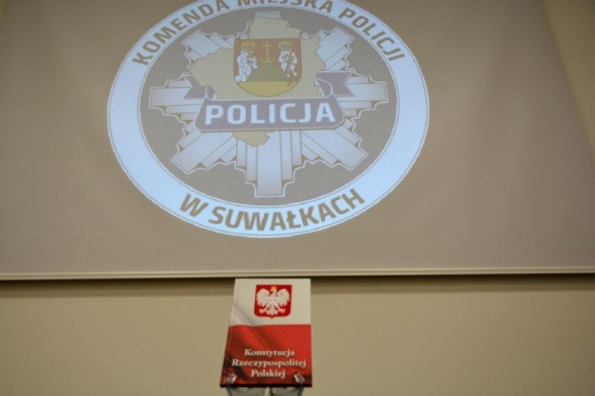 Policja w Suwałkach. Nowe policjantki złożyły ślubowanie
