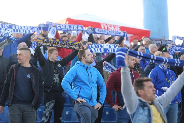 27.03.2022. Kibice na meczu Ruch Chorzów - KKS Kalisz.

Zobacz kolejne zdjęcia. Przesuwaj zdjęcia w prawo - naciśnij strzałkę lub przycisk NASTĘPNE